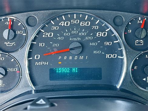 Used 2017 Chevrolet Express 2500 image 12