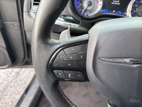 Used 2018 Chrysler 300 S w/ 300S Premium Group image 29