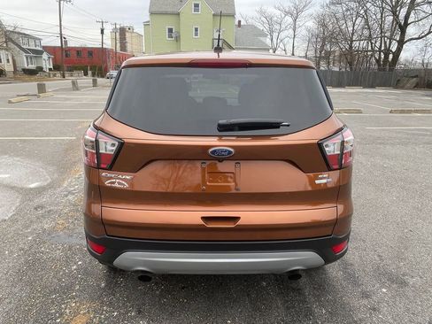 Used 2017 Ford Escape SE image 6