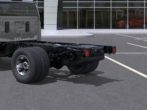 New 2026 GMC Sierra 3500 SLE image 14