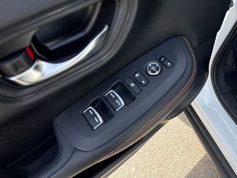 Used 2023 Honda HR-V Sport image 10