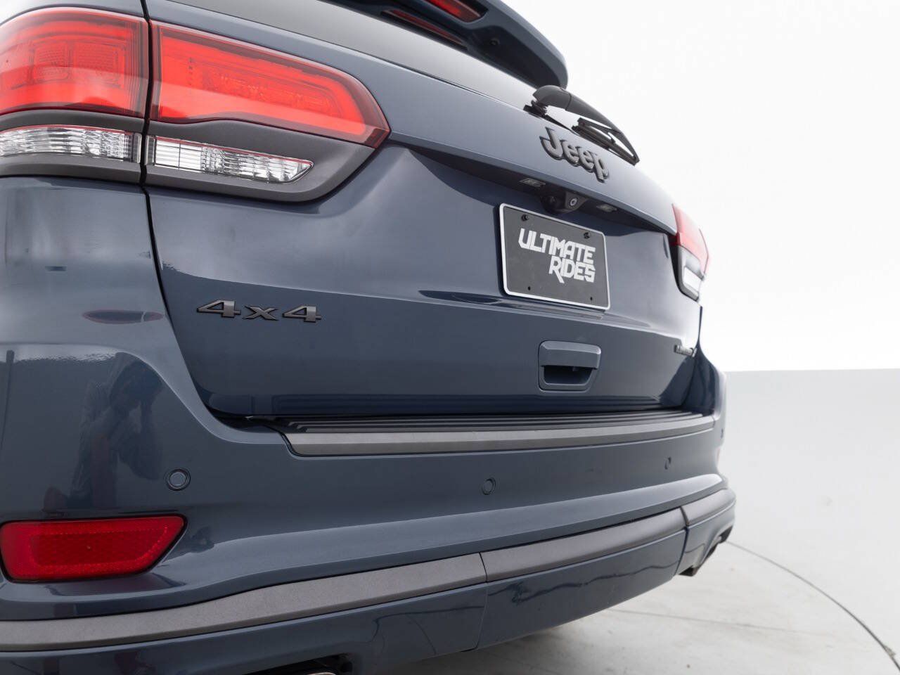 Used 2019 Jeep Grand Cherokee Limited AWD/4WD image 16