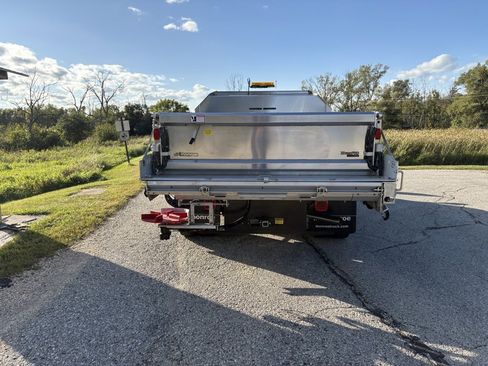 New 2025 Ford F550 4x4 Regular Cab Super Duty image 7