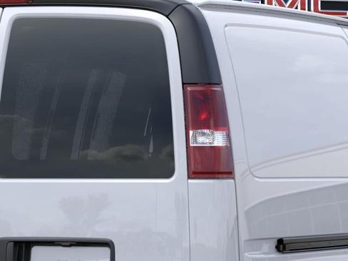 New 2026 GMC Savana 2500 w/ Driver Convenience Package RWD image 38