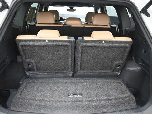 Used 2022 Volkswagen Tiguan SE R-Line FWD image 31