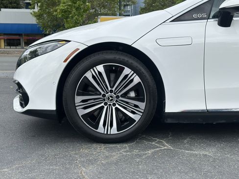 Used 2022 Mercedes-Benz EQS 450+ Sedan image 13