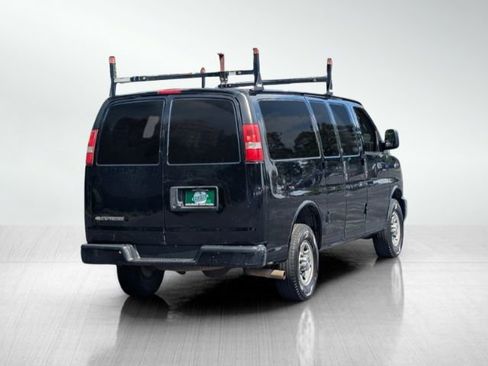 Used 2017 Chevrolet Express 2500 image 4