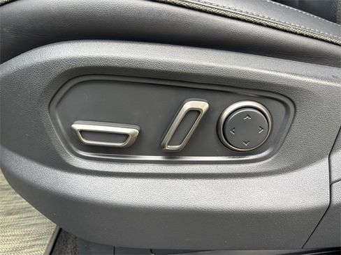 Used 2023 Rivian R1S Launch Edition image 16