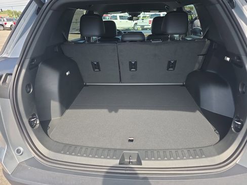 New 2026 Chevrolet Equinox ACTIV FWD image 13