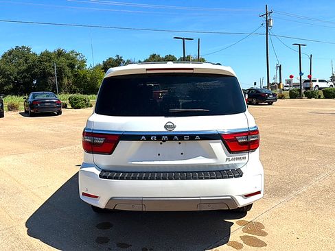 Used 2021 Nissan Armada Platinum w/ Captain's Chairs Package RWD image 5