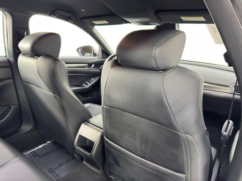 Used 2018 Honda Accord Sport image 31