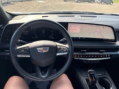 Used 2024 Cadillac XT4 Luxury w/ LPO, Floor Liner Package AWD/4WD image 10