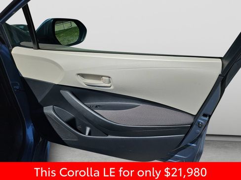 Used 2025 Toyota Corolla LE FWD image 36