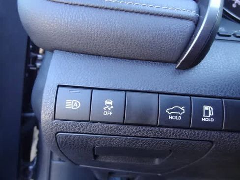 Used 2024 Toyota Camry SE image 15