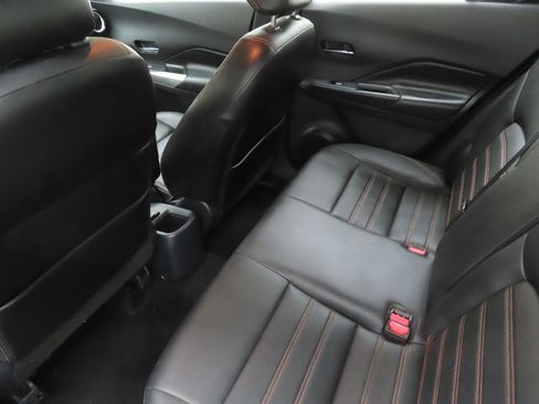 Used 2018 Nissan Kicks SR w/ Premium Package FWD image 21
