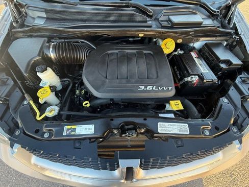 Used 2018 Dodge Grand Caravan GT image 22