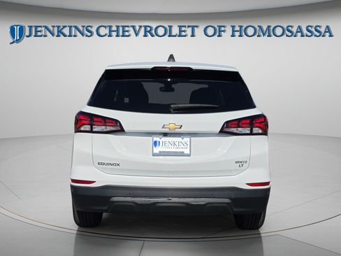 Used 2024 Chevrolet Equinox LT w/ LPO, Cargo Package FWD image 6