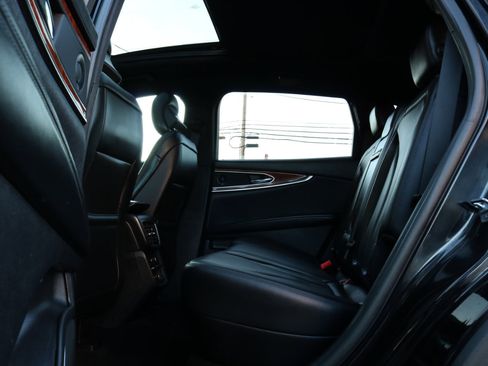 Used 2019 Lincoln Nautilus Reserve image 32