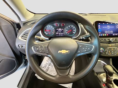 Used 2024 Chevrolet Malibu LT image 11