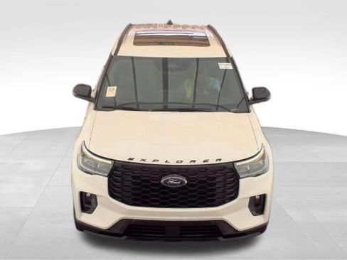 Used 2025 Ford Explorer ST-Line w/ Premium Package AWD/4WD image 2