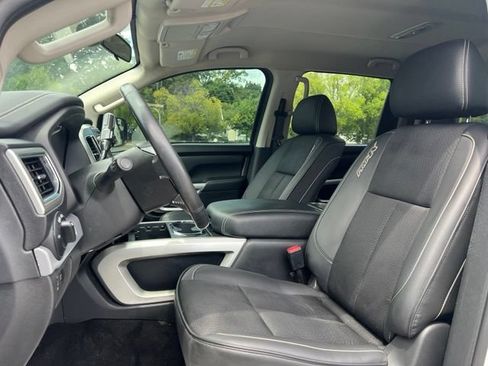 Used 2019 Nissan Titan PRO-4X AWD/4WD image 13