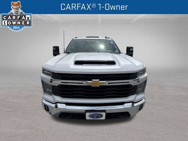 Used 2024 Chevrolet Silverado 2500 LT w/ Convenience Package AWD/4WD image 2