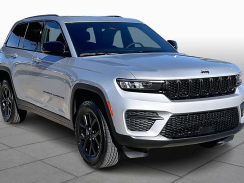 New 2025 Jeep Grand Cherokee Altitude image 2
