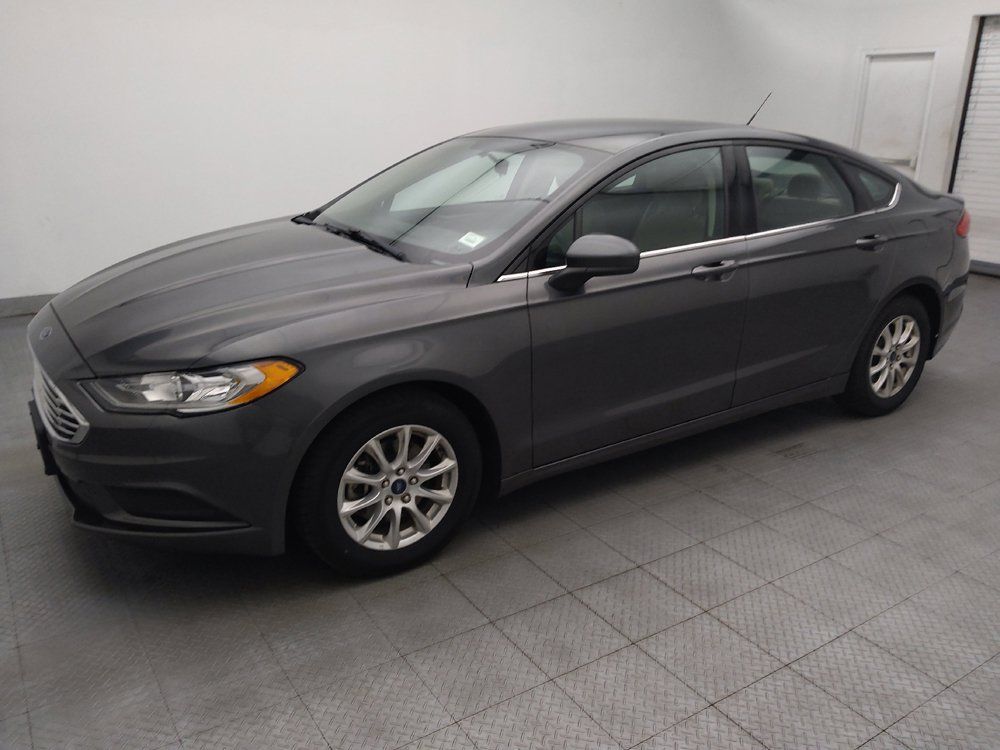 Used 2018 Ford Fusion S FWD image 2