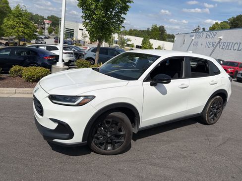 Used 2025 Honda HR-V Sport image 4