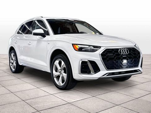 Used 2023 Audi Q5 2.0T Premium Plus w/ Premium Plus Package AWD/4WD image 2