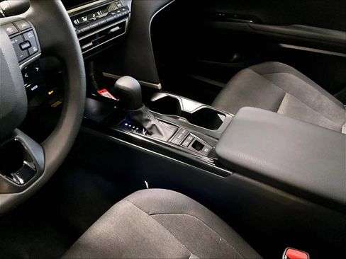 Used 2025 Toyota Camry LE image 20