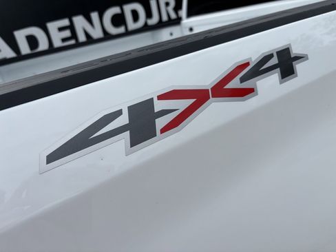 Used 2024 Chevrolet Silverado 1500 Custom image 12