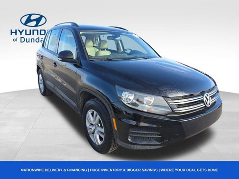 Used 2016 Volkswagen Tiguan S image 2