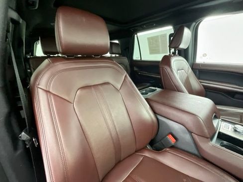 Used 2024 Ford Expedition Limited AWD/4WD image 14