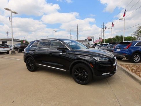 Certified 2023 Lincoln Nautilus Reserve w/ Equipment Group 202A image 6