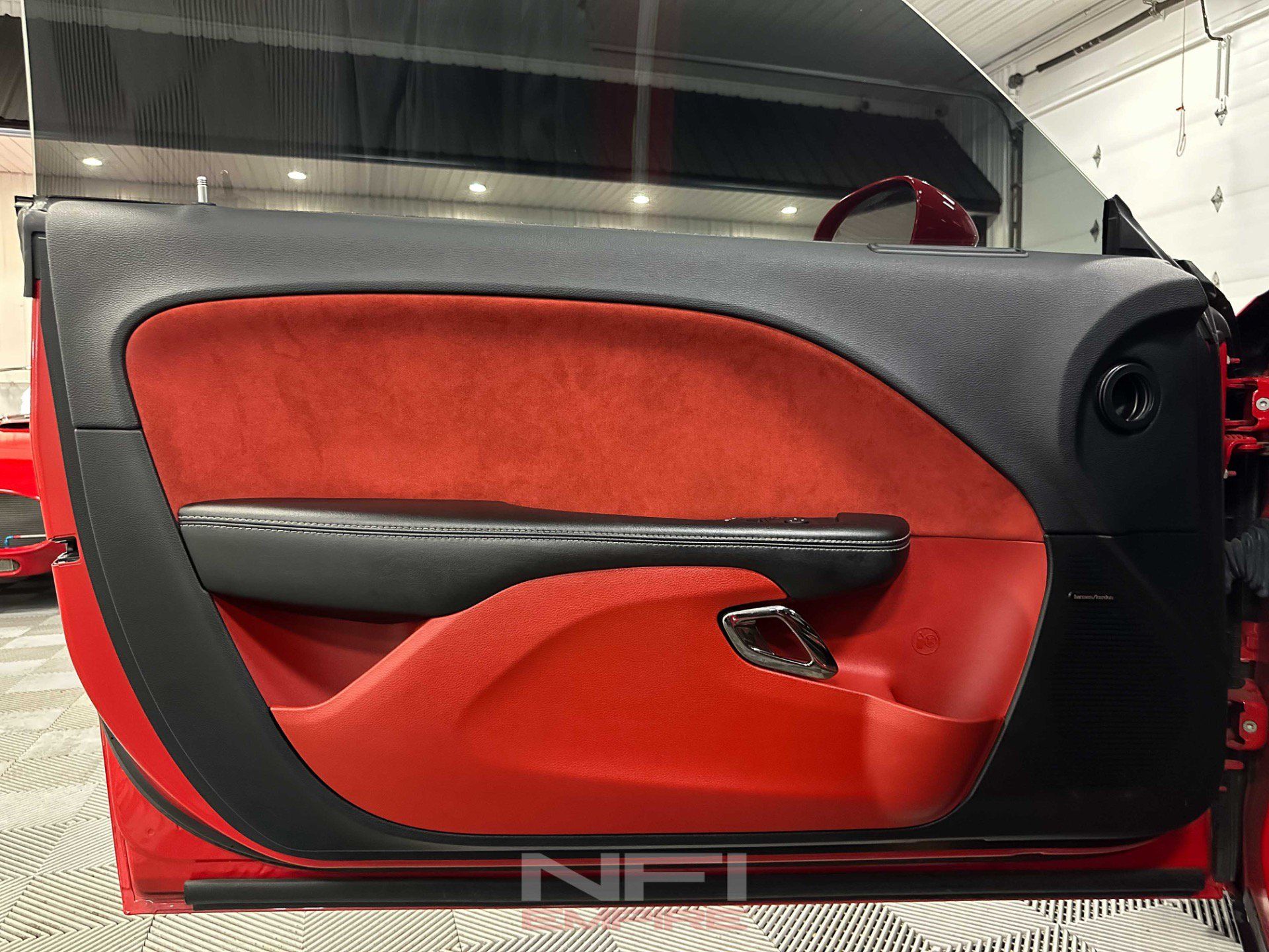 Used 2016 Dodge Challenger SRT Hellcat RWD image 33
