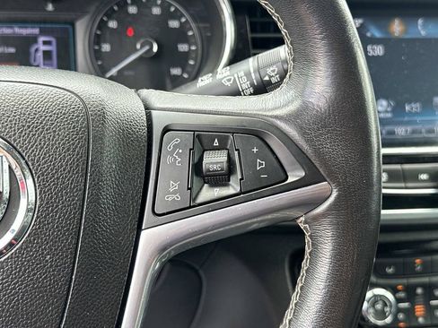 Used 2020 Buick Encore Essence AWD/4WD image 18