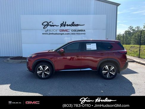 Used 2023 Nissan Rogue Platinum FWD image 2
