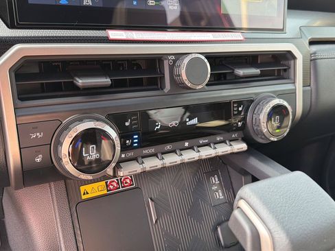 New 2026 Toyota 4Runner Limited AWD/4WD image 26