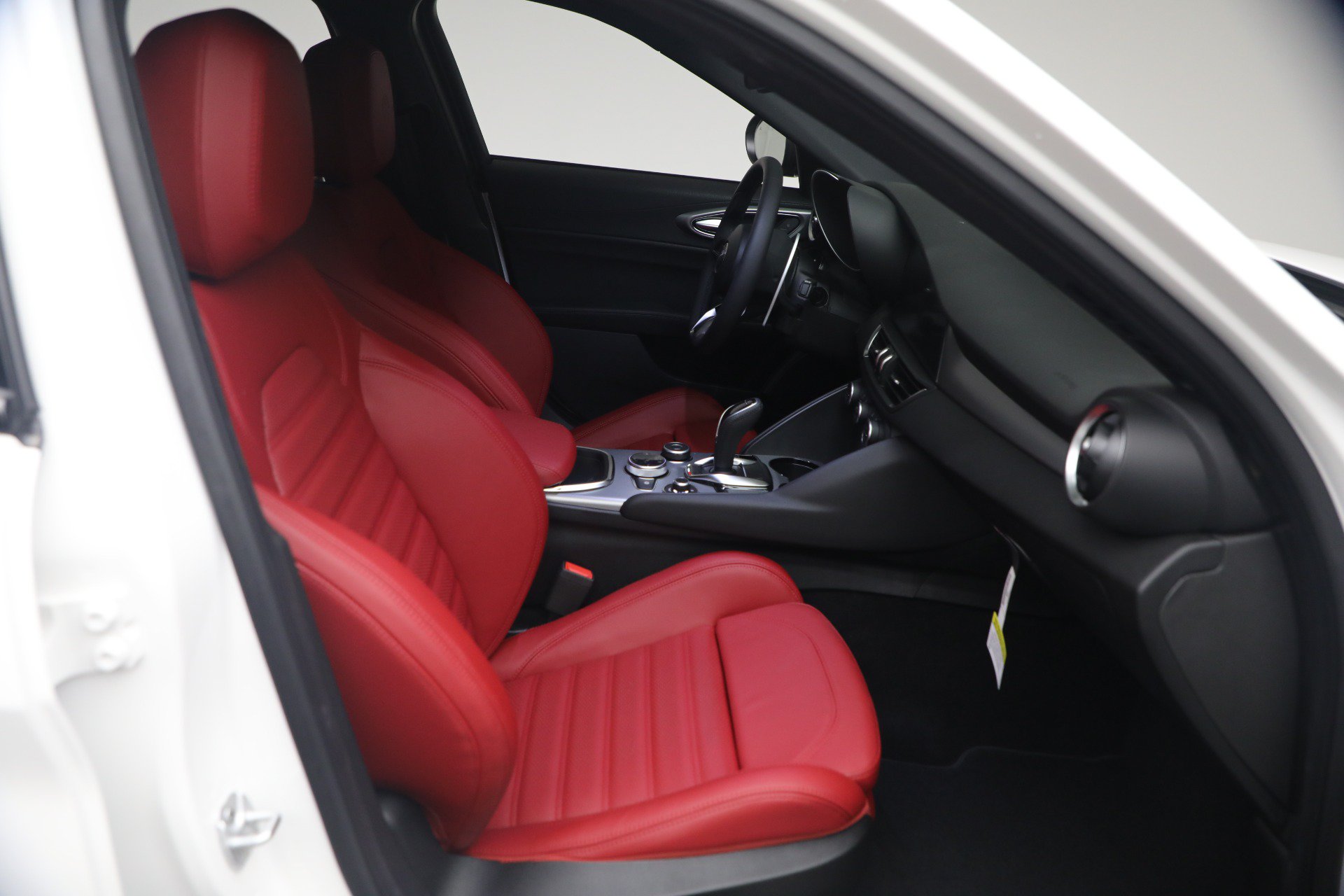 New 2026 Alfa Romeo Giulia AWD image 15
