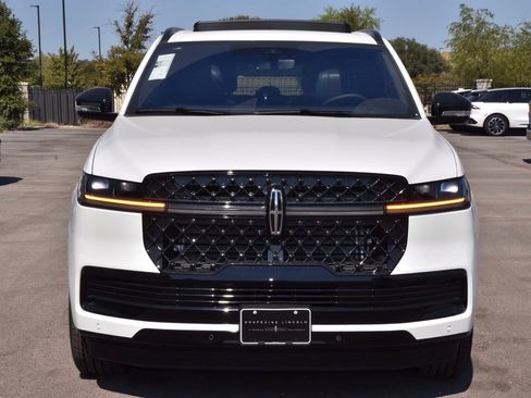 New 2025 Lincoln Navigator L Reserve w/ Jet Appearance Package image 2