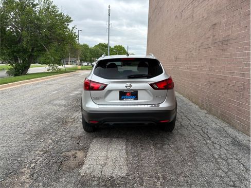 Used 2017 Nissan Rogue Sport SV w/ SV Premium Package AWD/4WD image 4