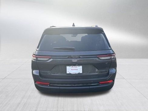New 2025 Jeep Grand Cherokee Limited w/ Black Appearance Package image 6