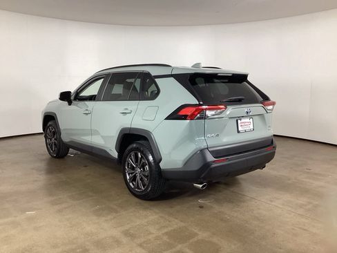 Used 2023 Toyota RAV4 XLE Premium AWD/4WD image 7