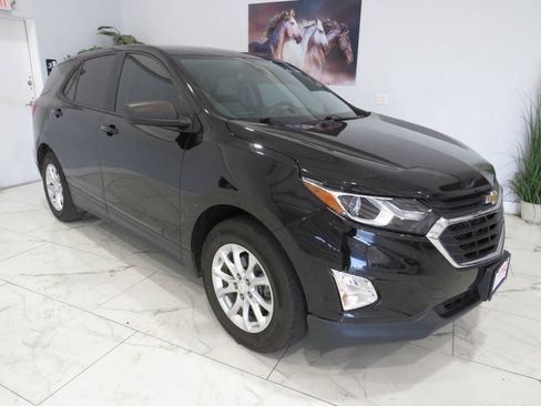 Used 2020 Chevrolet Equinox LS FWD image 1