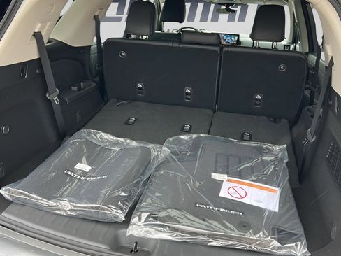 New 2026 Nissan Pathfinder SL image 11