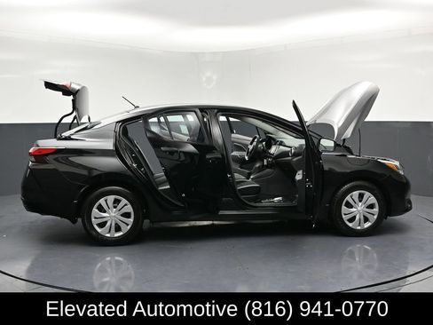 Used 2025 Nissan Versa S w/ Trunk Package image 33