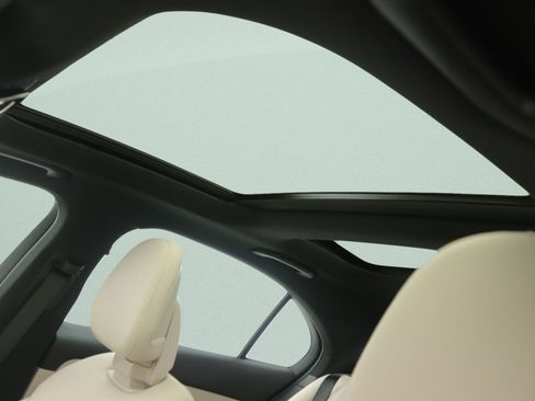 New 2026 Mercedes-Benz C 300 4MATIC Sedan image 10