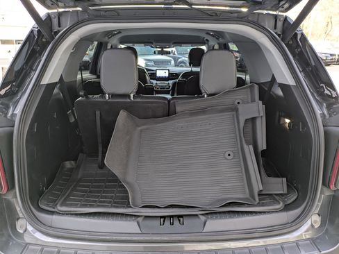 Used 2020 Ford Explorer XLT w/ Comfort Package image 27