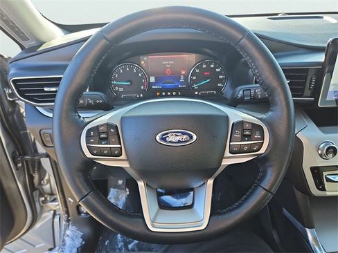 Used 2022 Ford Explorer XLT w/ Equipment Group 202A image 33